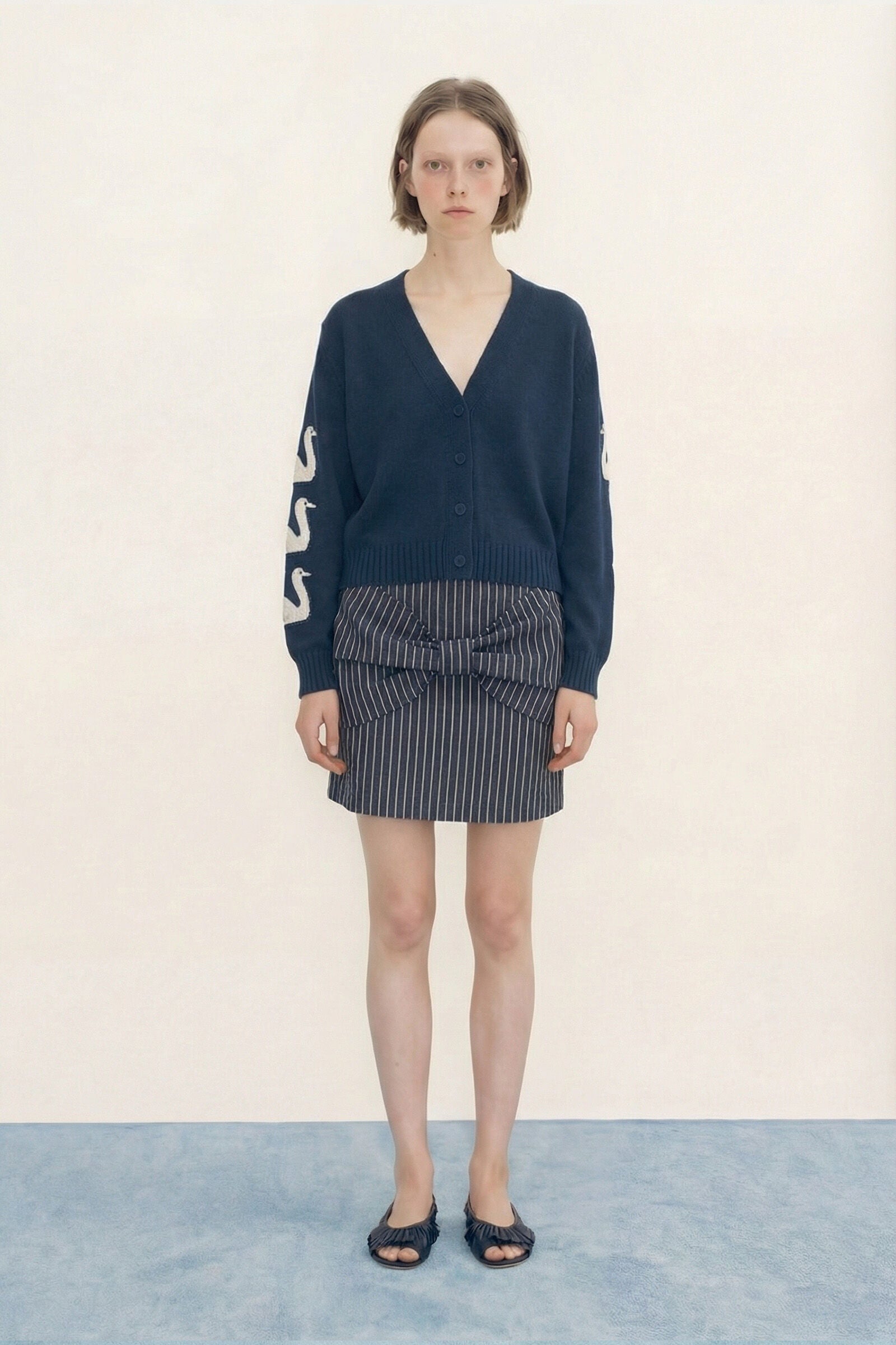 SWANS CARDIGAN