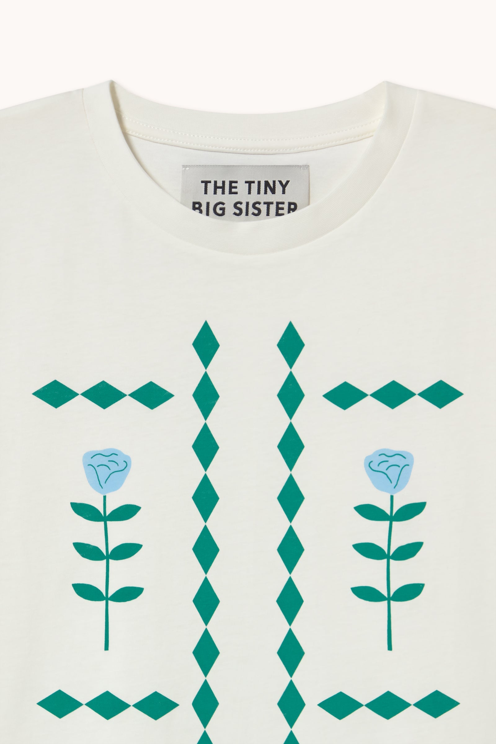 FLOWERS TEE