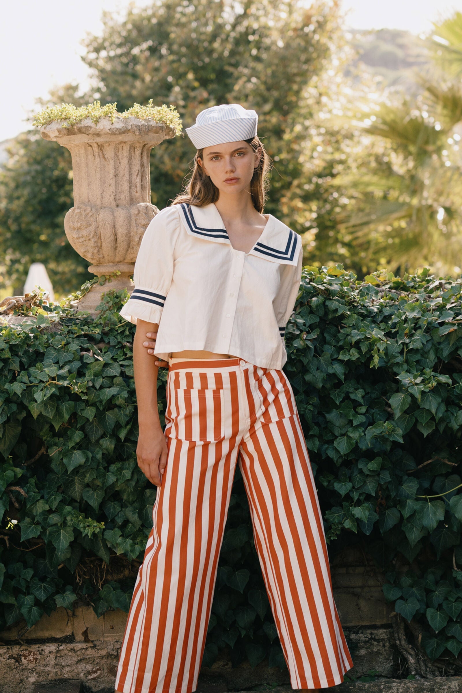 THE TINY BIG SISTER | Woman Fashion Collection