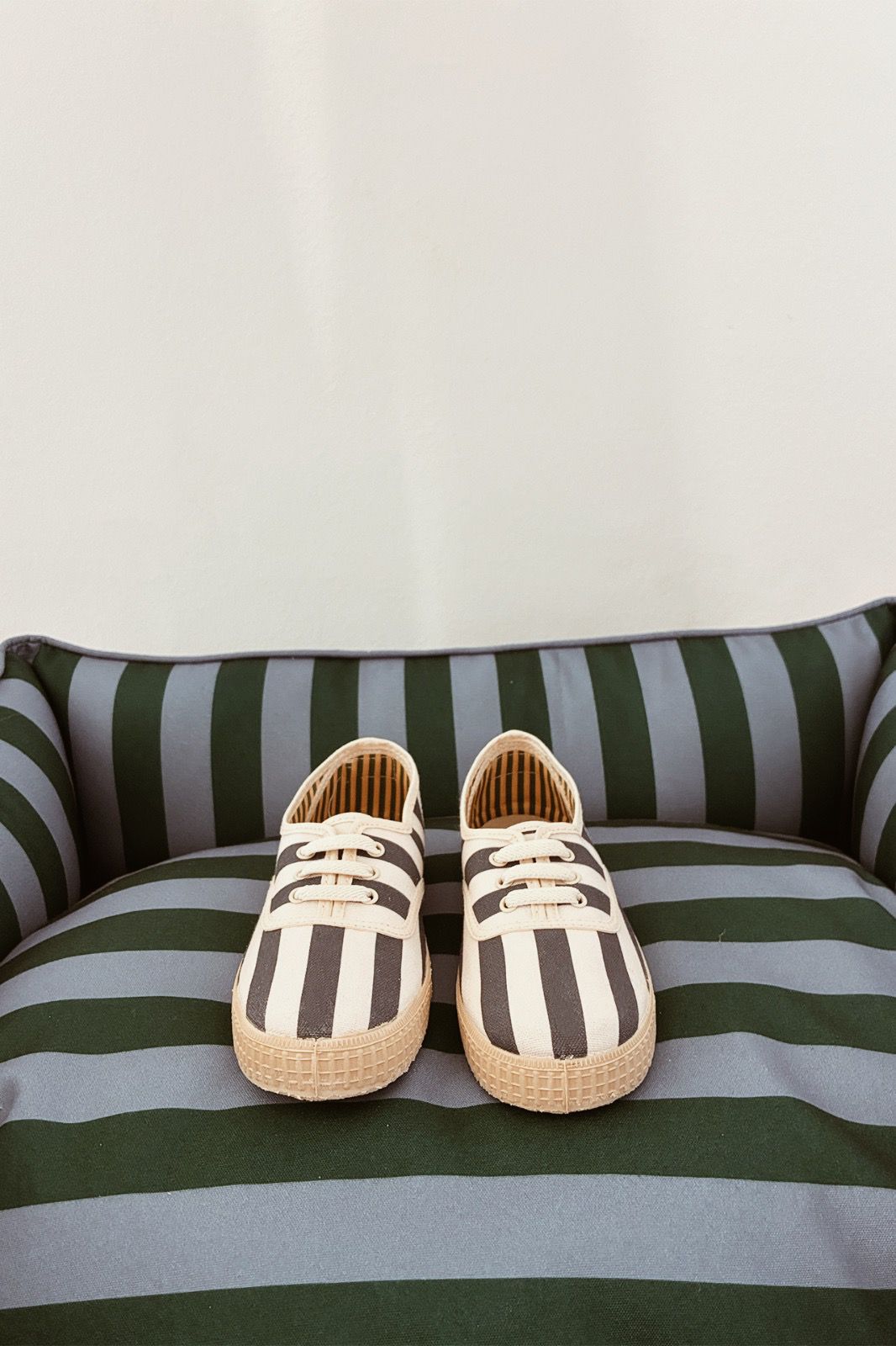 TINY X VICTORIA STRIPED ADULT SNEAKERS