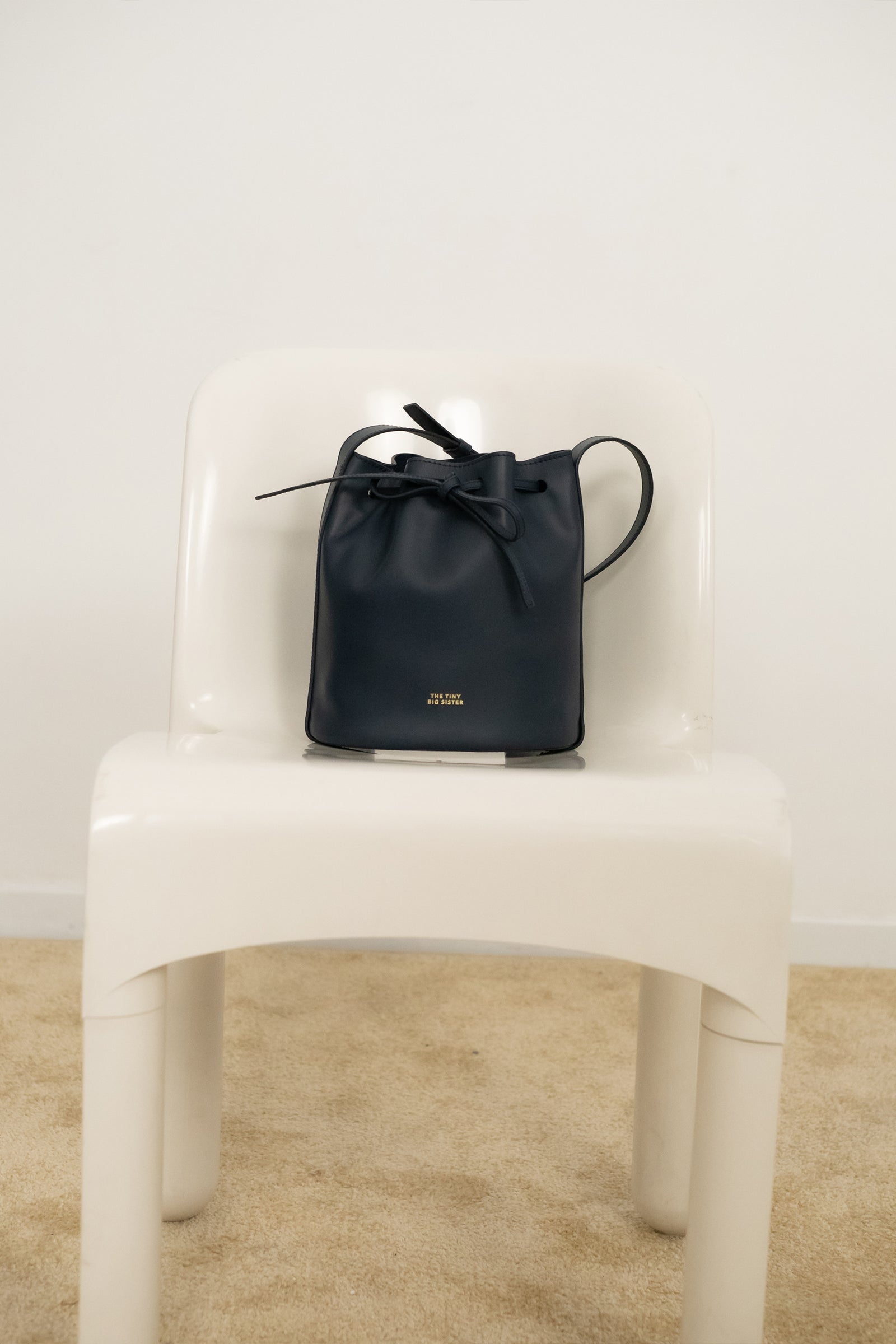 ANNE LEATHER SMALL BUCKET BAG