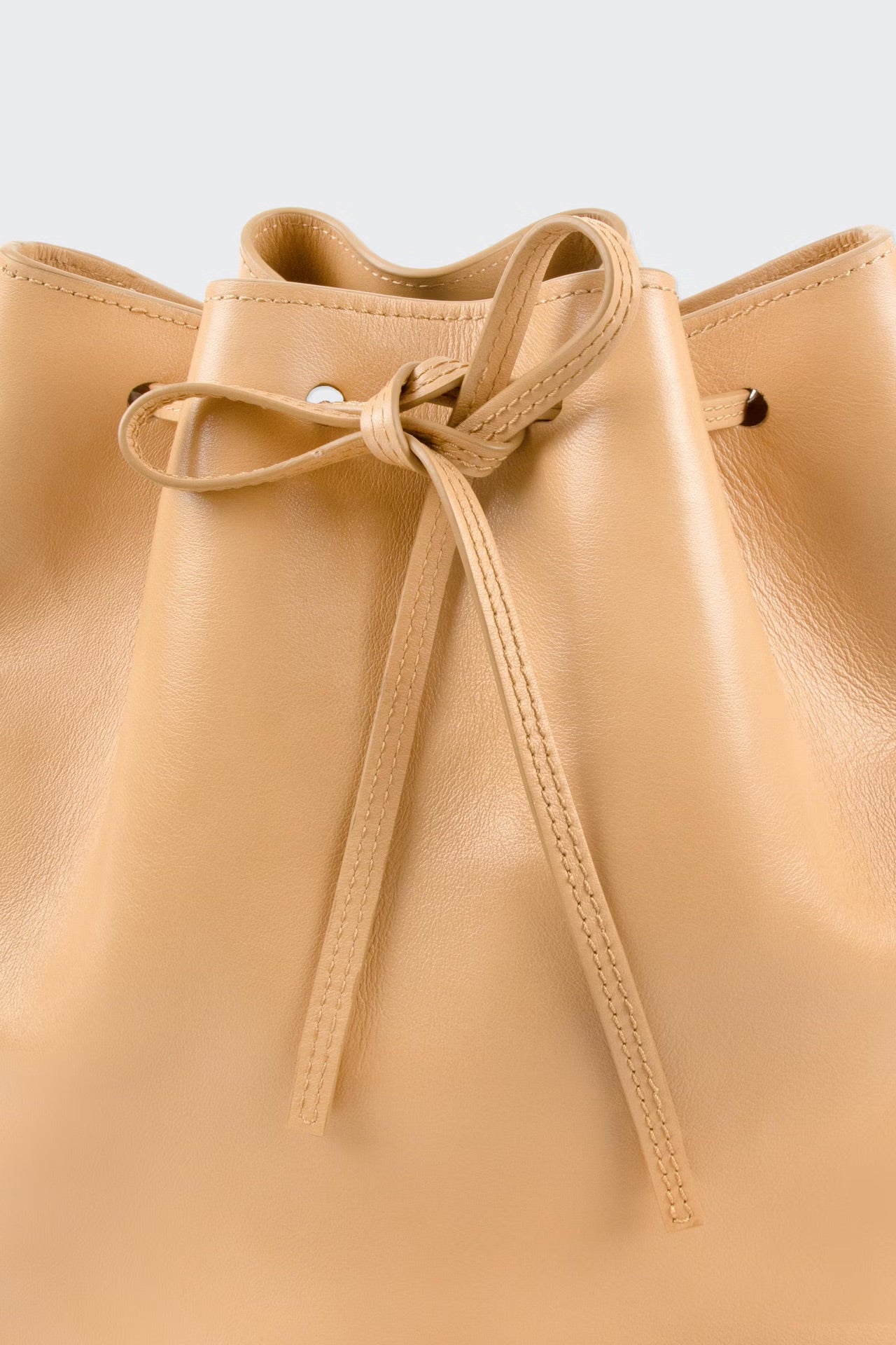 ANNE LEATHER BUCKET BAG