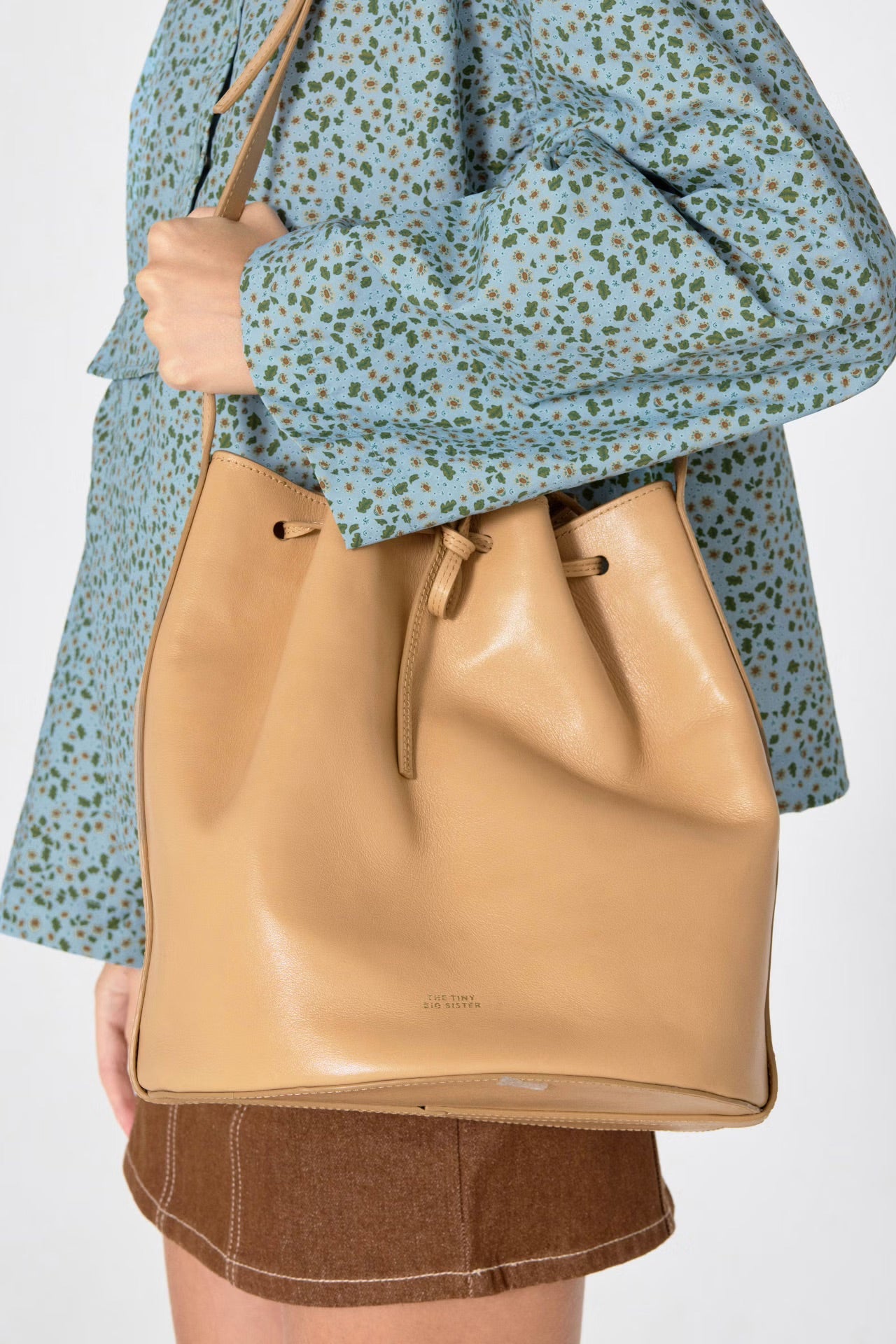 ANNE LEATHER BUCKET BAG